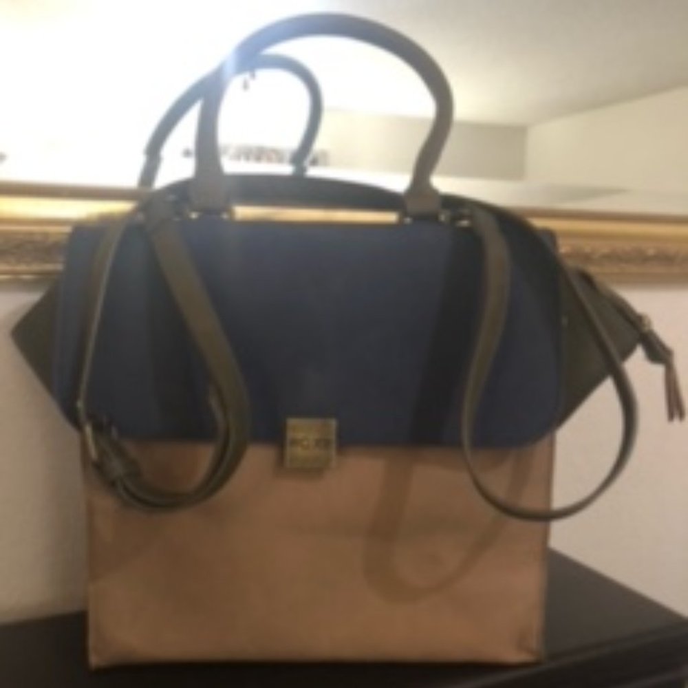 ROXY MESSENGER STYLE SHOULDER BAG / TOTE